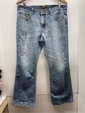 Men's Light Wash Bootcut Jeans - Casual Everyday Style